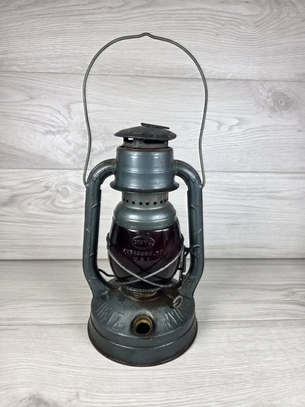 Vintage DIETZ LITTLE WIZARD Kerosene Lantern Red Globe Syracuse NY USA b199